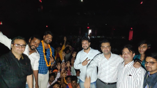 Director Pramod Shastri’s Pyar Toh Hona Hi Tha  Witnessed Huge Audience At  Anand Mandir Theatre in Varanasi for the second day as well