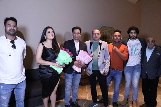 निरहुआ, आम्रपाली के साथ रंजीत सिंह के बर्थडे पर दो फिल्म “निरहुआ चलल लन्दन 2” और “हनुमान की गली” के निर्माण की बिग अनाउंसमेंट