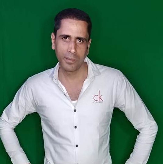 Raj Naagar On “Mumbai To Agra”  Way