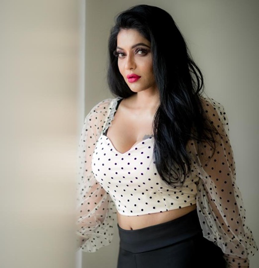 Actress – Model – Anchor Reshma Pasupuleti who has several Tamil TV serials  To Her Credit