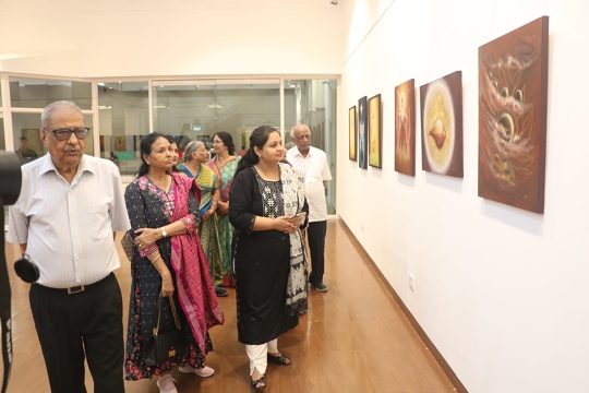 The Exhibition of Famous Painter Sarika Banka’s paintings SATV Inaugurated at Nehru Center Mumbai